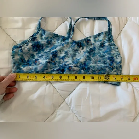 Athleta Sports Bra size Medium - Picture 2 of 6